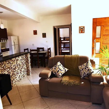 Apto bem equipado, com 2 quartos acomoda até 6 pessoas confortavelmente-2