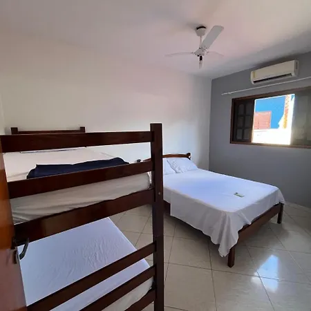 Apto bem equipado, com 2 quartos acomoda até 6 pessoas confortavelmente-3